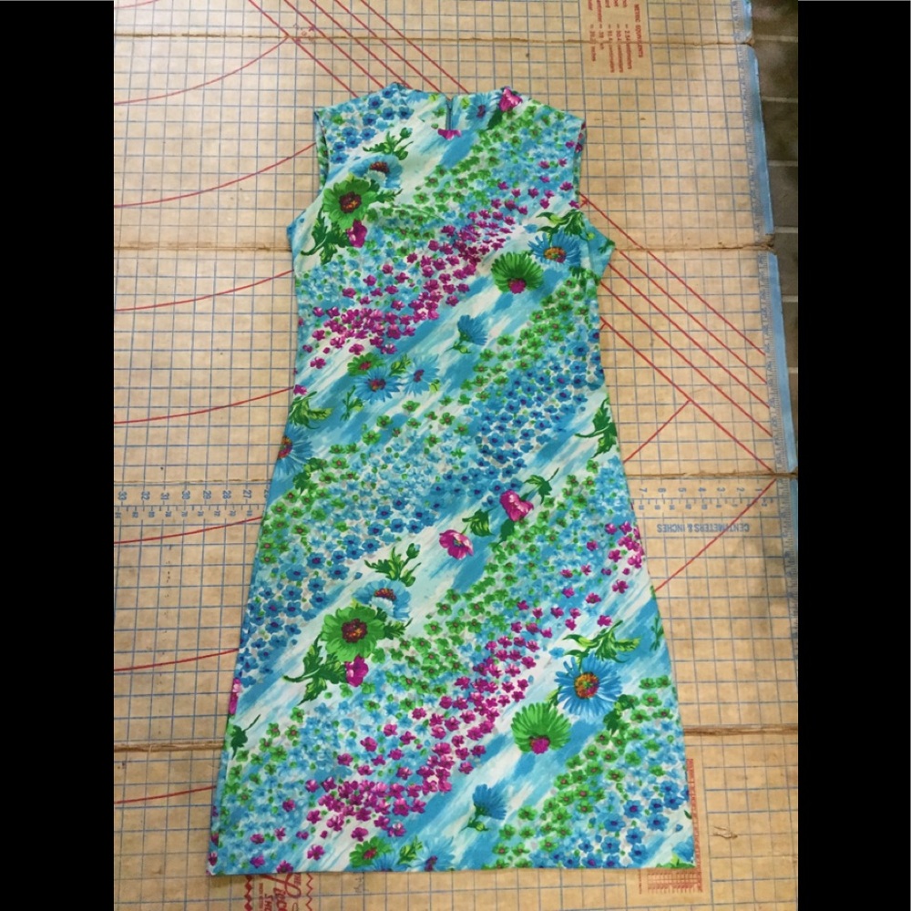 Vintage floral sheath dress size small